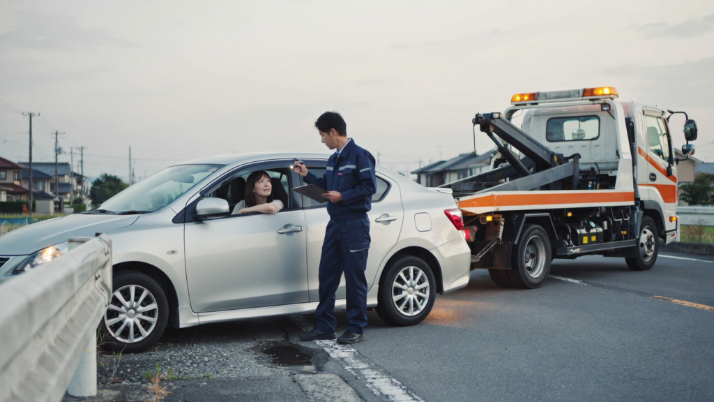 車検切れの車でもロードサービスは使える？対応可否をわかりやすく解説